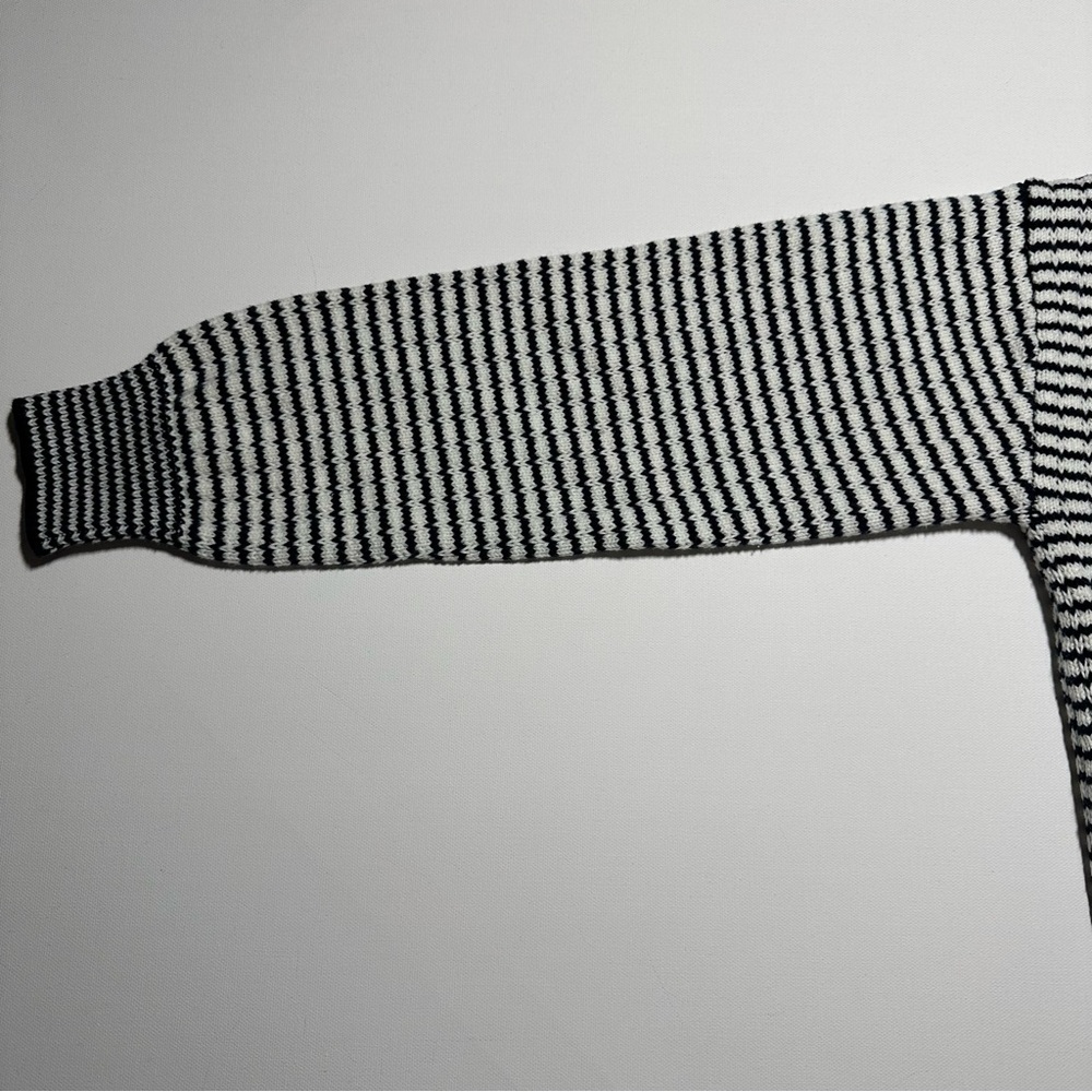Tahari Knit V-Neck Cardigan; Black/White Stripes; Silver Accents - Women Medium - Picture 9 of 15